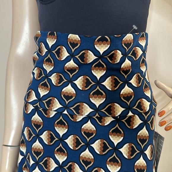 LuLaRoe Print Maxi Skirt - Picture 6 of 15